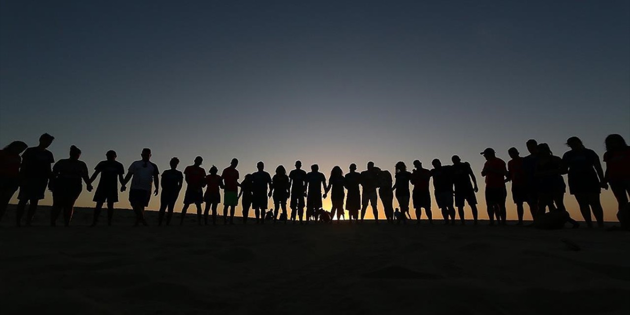 Gün geçtikçe daha fazla kadın ya da erkek bedensel özellikleri nedeniyle aşağılanıyor