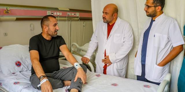 Yere düşünce kırılan omuru "kemik çimentosu" ile güçlendirildi