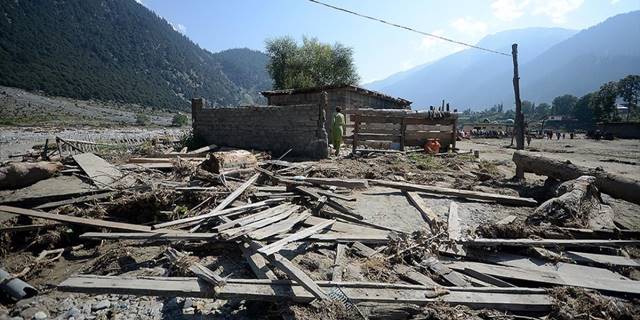 Pakistan'ın Svat bölgesindeki selin yol açtığı yıkım, köylüleri zor durumda bıraktı
