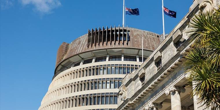 Kraliçe 2. Elizabeth'in ölümü Yeni Zelanda'da cumhuriyet tartışmalarını canlandırdı