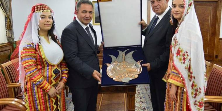 Kırşehir Valisi Buhara'ya Ahilik Haftası ziyareti