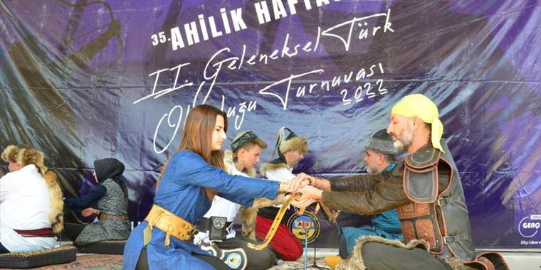 Kırşehir'de Ahilik Haftası kutlamaları kapsamında okçuluk turnuvası düzenlendi