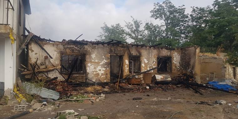 Yozgat'ta çıkan yangında müstakil ev kullanılamaz hale geldi