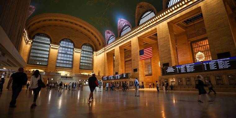 Demir yolu işçilerinin grev hazırlığında olduğu ABD'de uzun mesafe seferler iptal edildi