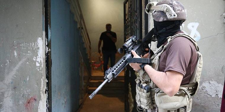 Mersin'de 10 PKK/KCK şüphelisinin yakalanmasına yönelik operasyon başlatıldı
