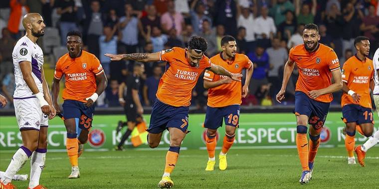 Medipol Başakşehir, Fiorentina'yı 3-0 mağlup etti