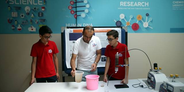 Ortaokul öğrencileri yüzde 50 daha az maliyetle su arıtma filtresi geliştirdi