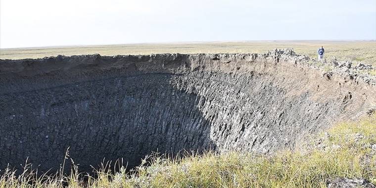 Sibirya’daki kraterler ve orman yangınları iklim felaketinin habercisi olabilir