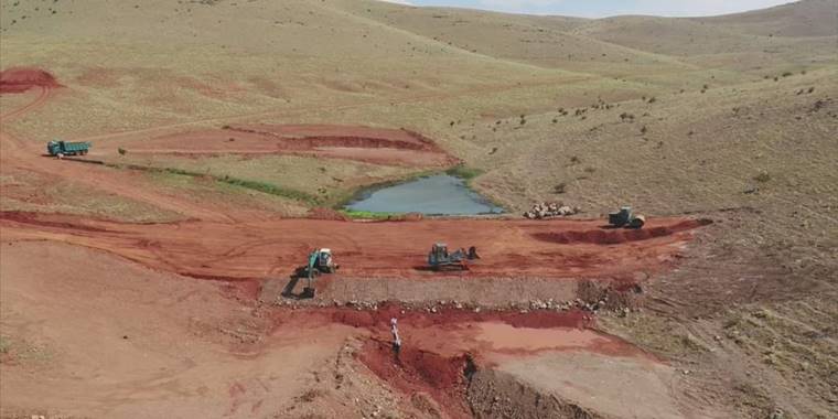 Hüyük'te gölet yapım çalışmaları devam ediyor