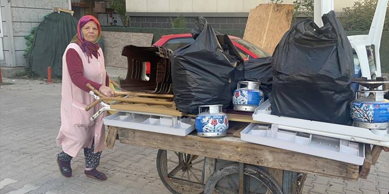 Yalova'daki semt pazarının "gözlemeci ablası" hayata tek eliyle sarıldı