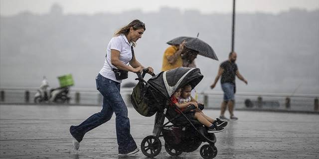 İstanbul'un 4 ilçesi için sağanak uyarısı