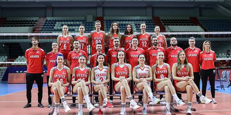 A Milli Kadın Voleybol Takımı, basın mensuplarıyla buluştu