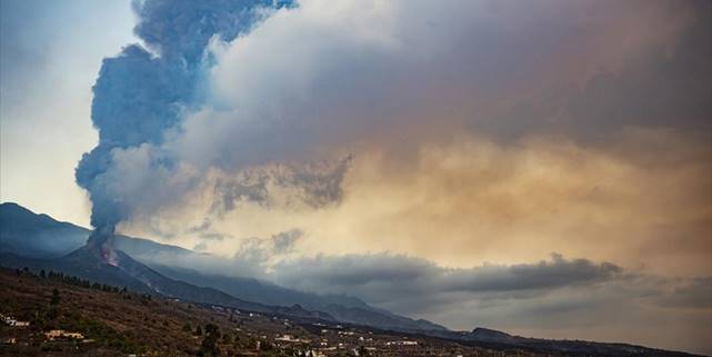 La Palma Adası, yanardağ patlamasının 1. yılında yaralarını saramadı