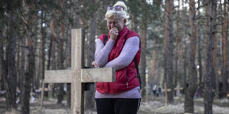 Ukraynalı Lyudmila'nın eşinin mezarı başında anlattıkları, savaşın acısını tarif ediyor