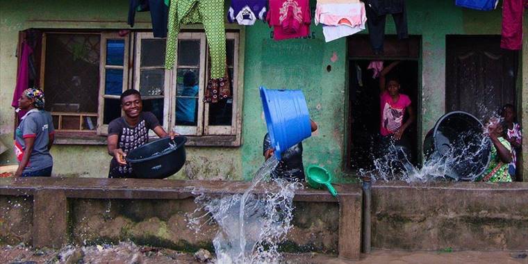 Nijerya'da seller 100 binden fazla kişiyi yerinden etti