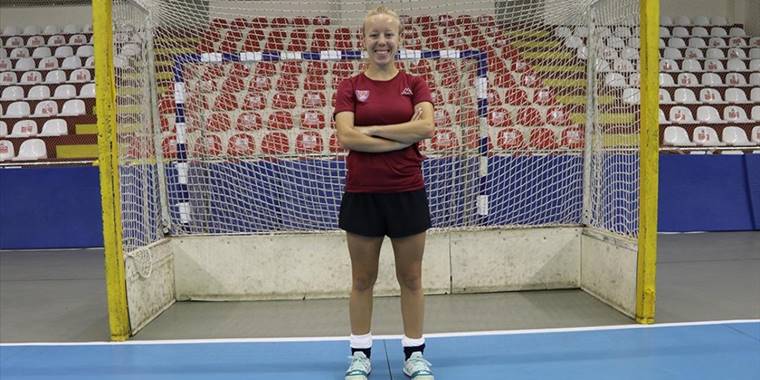 Hokeyci Sinem Yalçın milli formayı 100'den fazla kez giydi