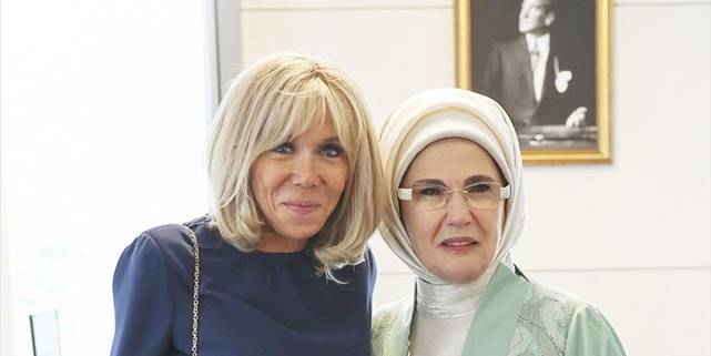 Emine Erdoğan, Fransa Cumhurbaşkanı Macron'un eşi Brigitte Macron ile görüştü