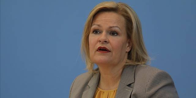 Almanya Rusya'daki seferberlik karşıtı firari askerlere iltica hakkı tanıyacak