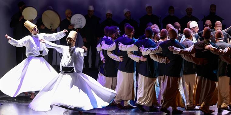 350 yıllık tekke kültürü "Devran-ı Şerif" AKM'de seyirciyle buluştu