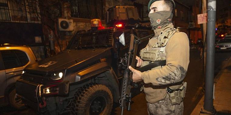 İstanbul'da geniş kapsamlı 'terör huzur güven' uygulaması yapıldı
