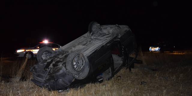 Konya'da devrilen hafif ticari aracın sürücüsü yaralandı