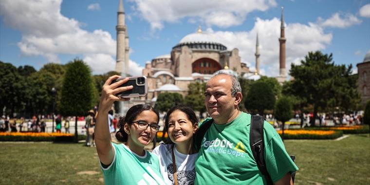 İstanbul 8 ayda 10 milyondan fazla yabancı turist ağırladı