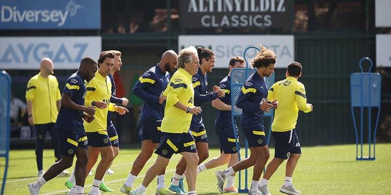 Fenerbahçe, Beşiktaş derbisine hazırlanıyor