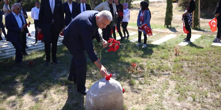 Gelibolu Yarımadası'nda Şahinbey Belediyesince yenilenen 4 şehitlik ziyarete açıldı