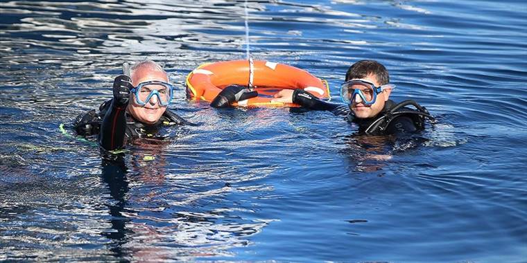 Bakan Ersoy Çanakkale'de İngiliz "HMT Lundy" batığına anı dalışına katıldı
