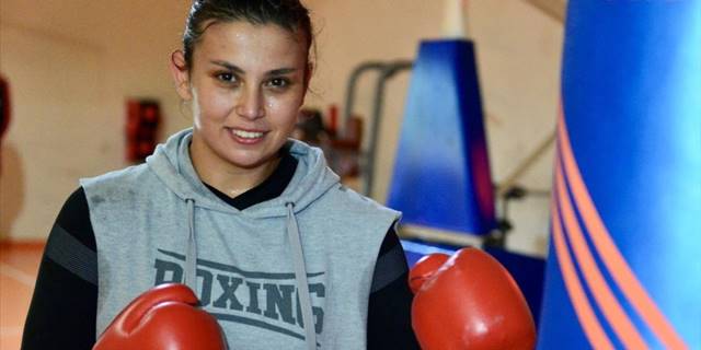 Kadın Boks Milli Takımı'na seçilen Eda Yenilmez, Avrupa Şampiyonası öncesi iddialı