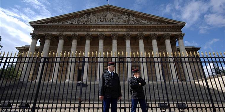 Fransa'da 'partilerden Rusya'dan finansman alan olup olmadığına ilişkin' inceleme talebi