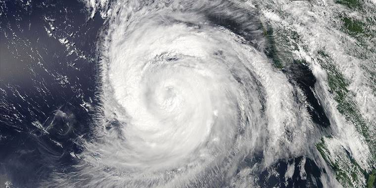 Kanada'nın Atlantik kıyılarına ulaşan Fiona Kasırgası 5 can aldı