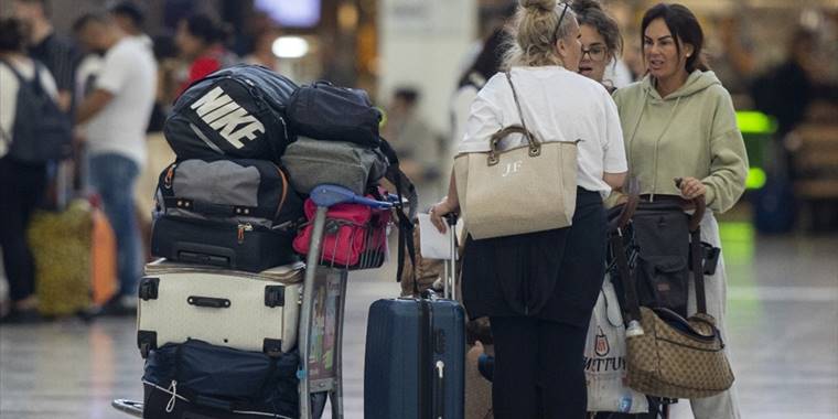 Türkiye'nin turizm cennetlerine ilgi havalimanı yolcu sayılarına yansıdı