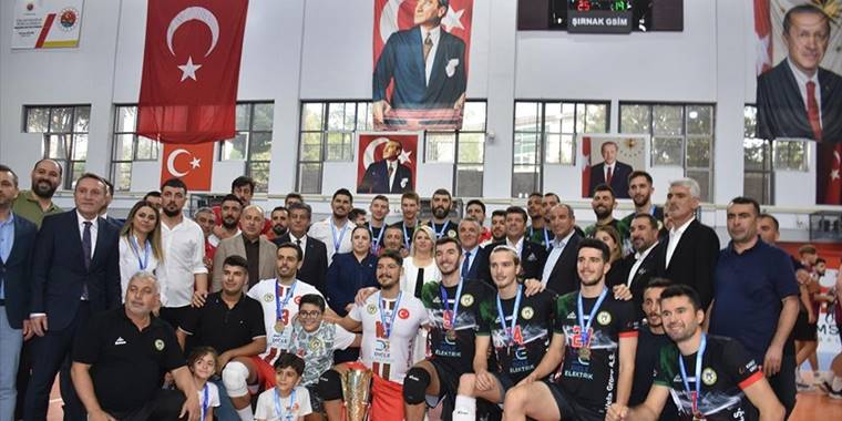 Cizre'nin voleybol takımı Türkiye'yi Avrupa'da temsil etmeye hazırlanıyor