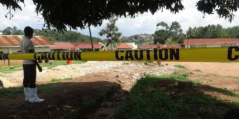 Ebola Uganda'da 5 bölgeye yayıldı 19 kişiyi öldürdü