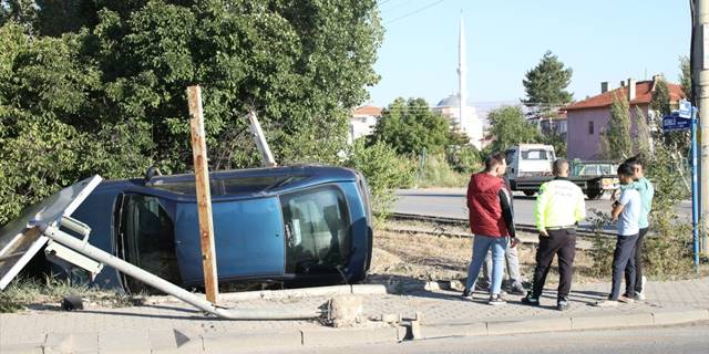 Çubuk'ta trafik kazasında 2 kişi yaralandı