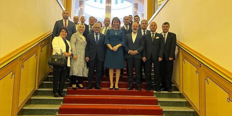 Kayseri Büyükşehir Belediye Başkanı Büyükkılıç ve beraberindeki heyet Macaristan'da