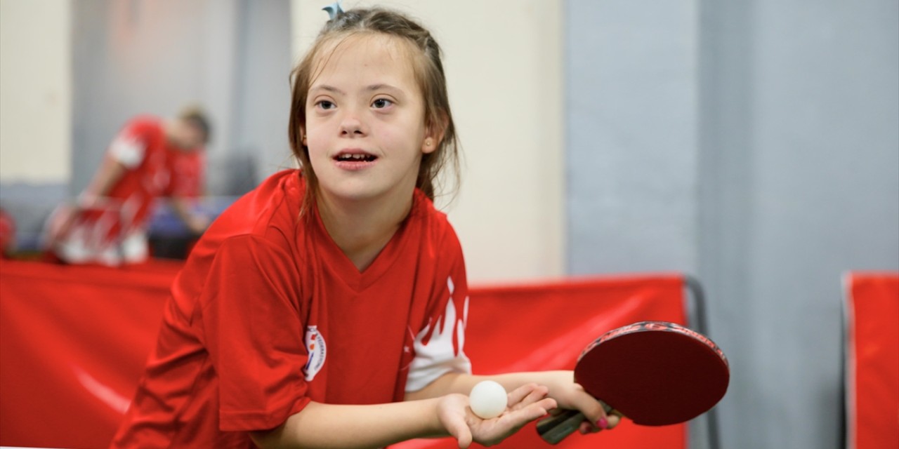 Down sendromlu ve otizmli masa tenisçiler milli takıma hazırlanıyor