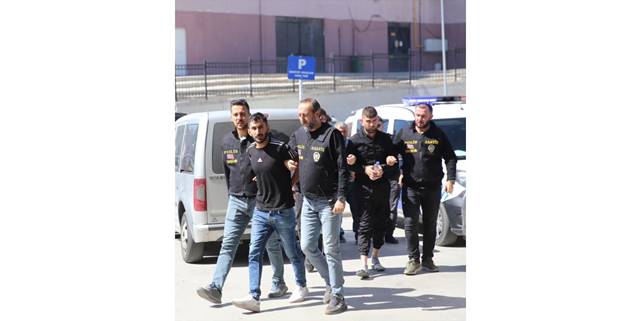 Eskişehir'de 2 kişinin öldürülmesi olayının şüphelisi baba ve 2 oğlu tutuklandı