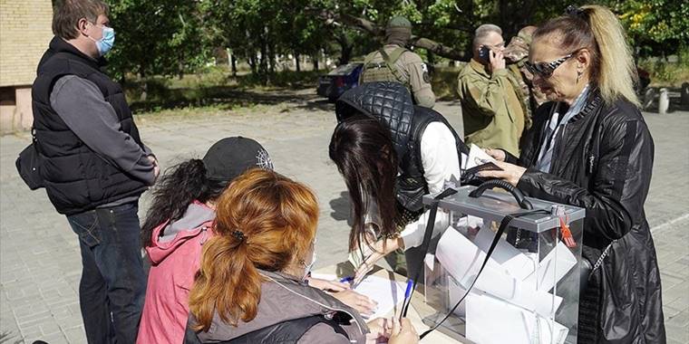 İngiltere'den, Ukrayna'da ayrılıkçıların referandumu nedeniyle Rus yanlılarına yaptırım kararı