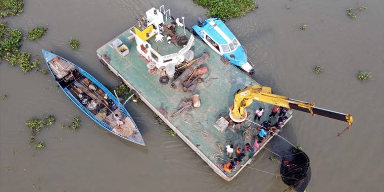 Bangladeş'te batan teknede 51 kişi öldü
