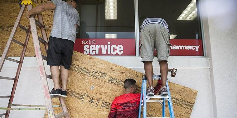 ABD, Ian Kasırgası'na karşı hazırlıklarını tamamlamaya çalışıyor