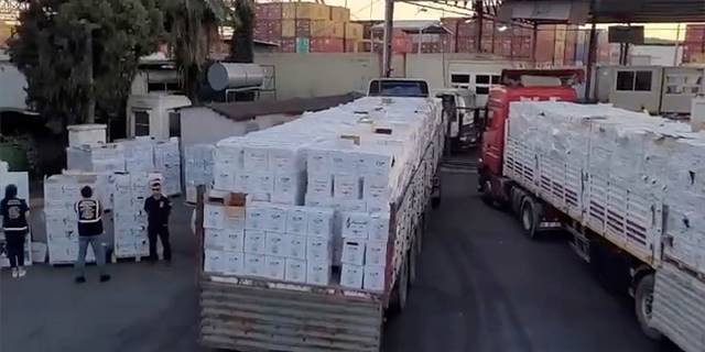 Ticaret Bakanı Muş: Mersin'de son yılların en büyük alkollü içki yakalaması gerçekleşti