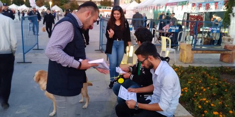 Kırşehir’de polis ekipleri siber suçlara karşı vatandaşları bilgilendirdi