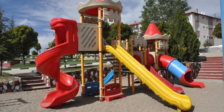 Yerköy Belediyesinin park çalışmaları sürüyor