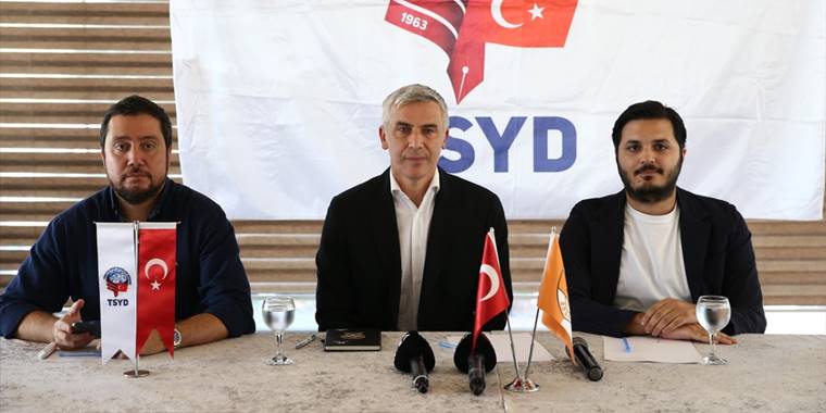 Adanaspor, teknik direktör Önder Karaveli ile sözleşme imzaladı