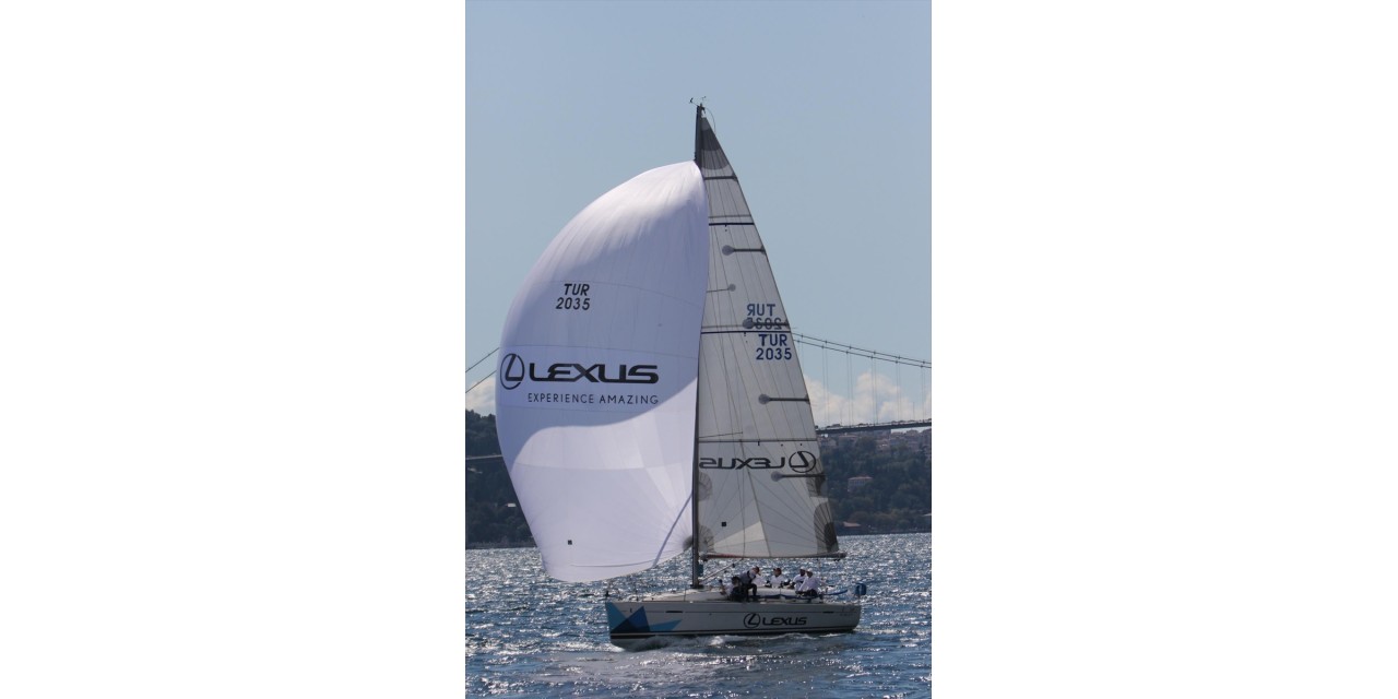 Lexus Sailing Team, ilk yarışıyla İstanbul'da "yelken açtı"