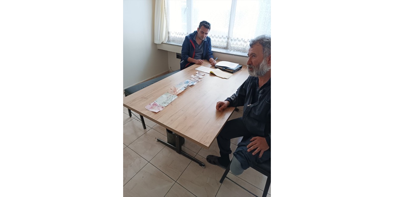 Sivas'ta dilenirken yakalanan kişinin koltuk değneğinden 730 lira çıktı