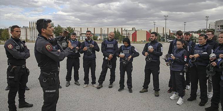 Çatışma bölgelerinde çalışan gazeteciler AA Savaş Muhabirliği Eğitimi'nin önemini vurguladı