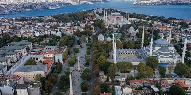 Antik Roma Hipodromu Projesi'nin teklif edilmesi politik bir tartışma çıkarmaktır